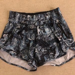 Lululemon Tracker Size 6 Brand New w/o Tags